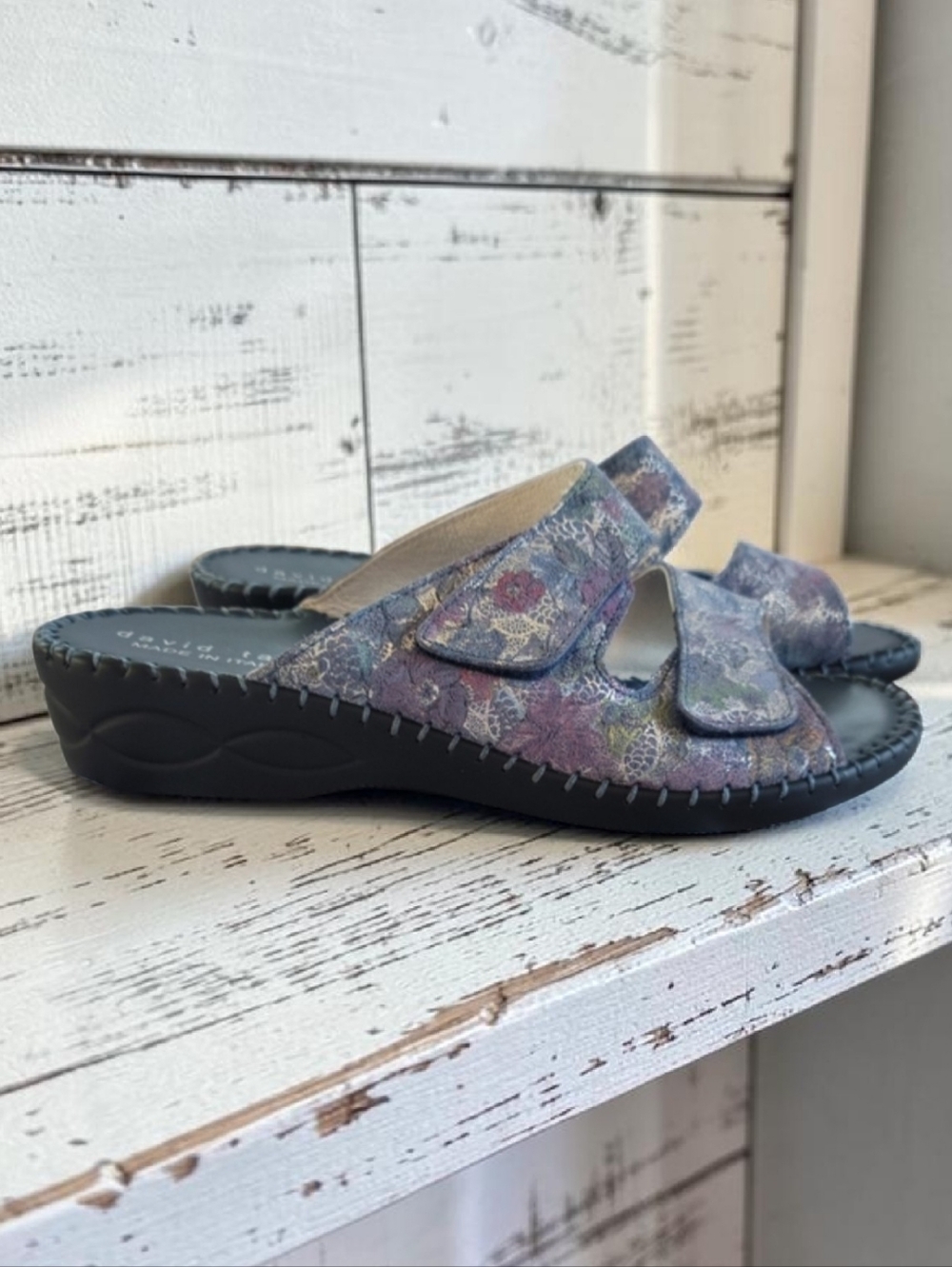 David Tate Women's S-11  Floral Patterned Sandals IN NEW CONDITION